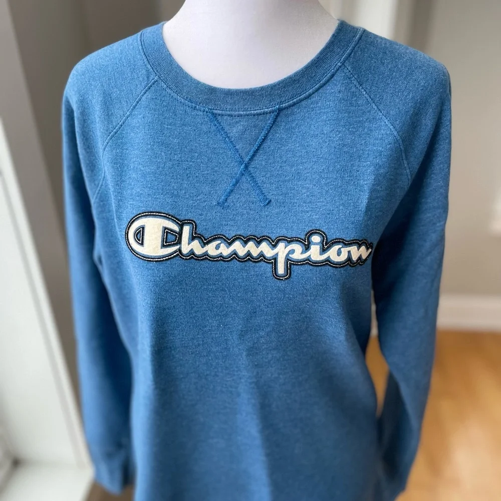 Champion Vintage Blue Retro Patch Logo Sweatshirt Size Small